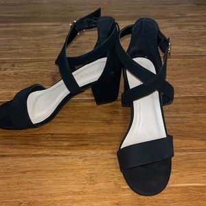Black heels size 8
